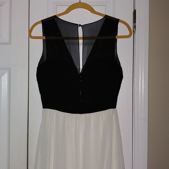 White House Black Market black white  flare dress  Sz 2 NWOT - Picture 6 of 8